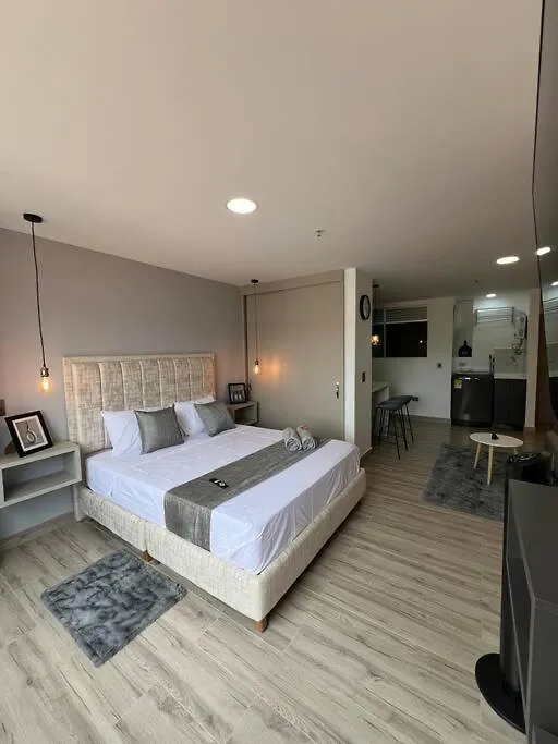 Loft Confort In Torre Zurich Medellin 504アパートメント