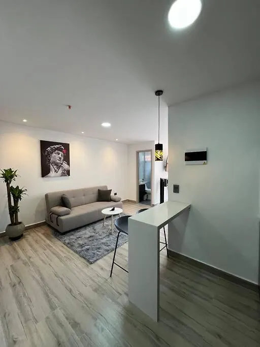 Loft Confort In Torre Zurich Medellin 504アパートメント アパート